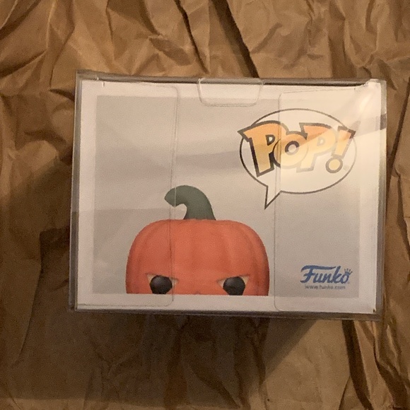 Dwight schrute (pumpkin head) Funko pop (NWT) - Picture 5 of 6